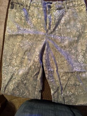 Bandolino light gray patterned women's jeans In Excellent Condition